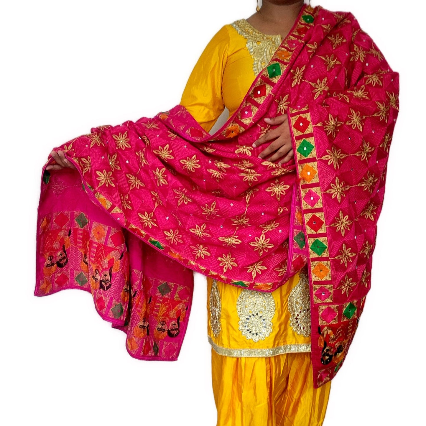 bride-and-groom-velvet-pink-colour-phulkari-duppatta