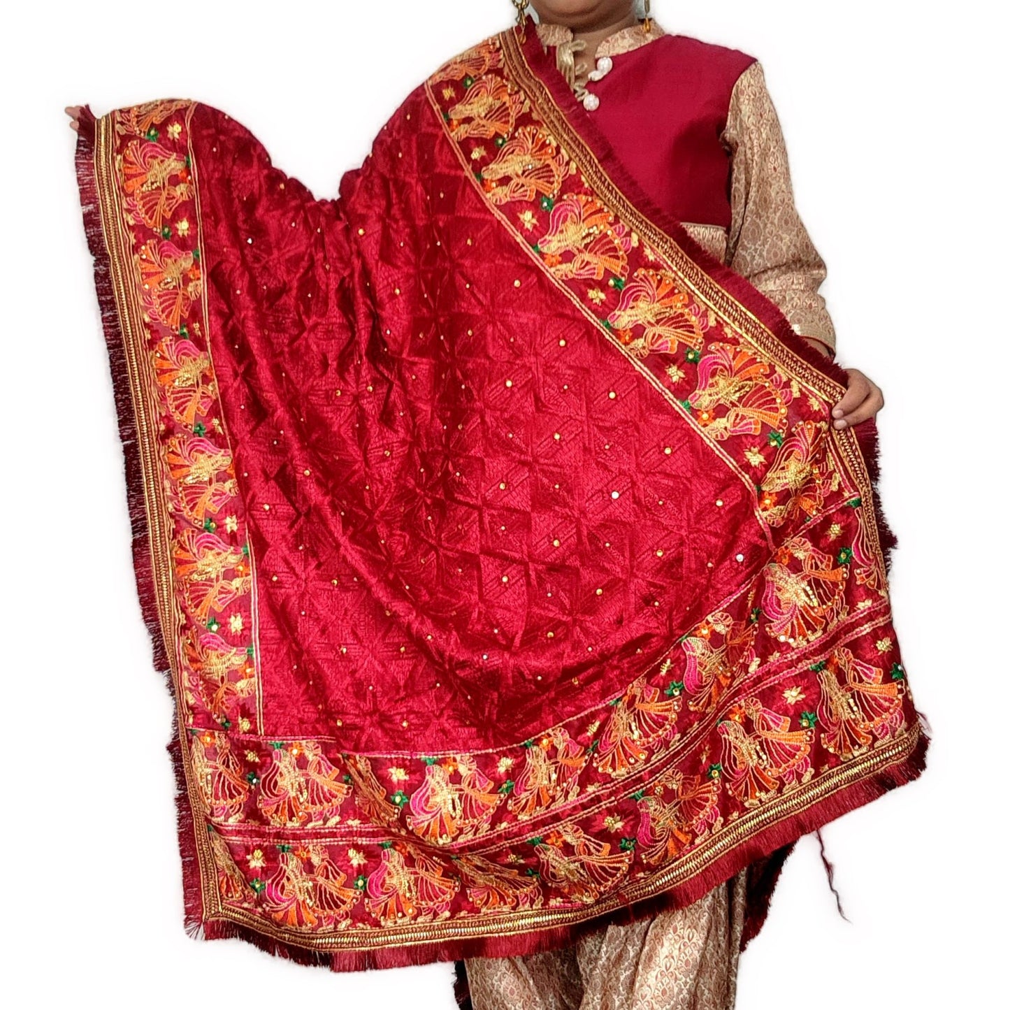 dulha-dulhan-maroon-colour-phulkari-duppatta