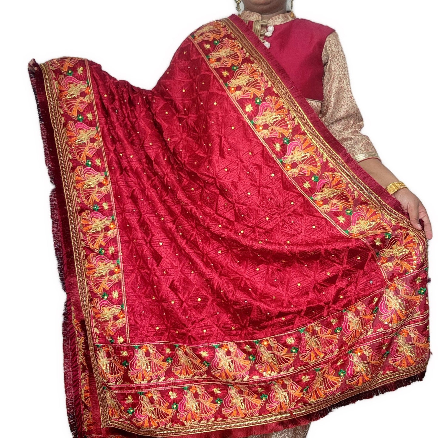 dulha-dulhan-maroon-colour-phulkari-duppatta