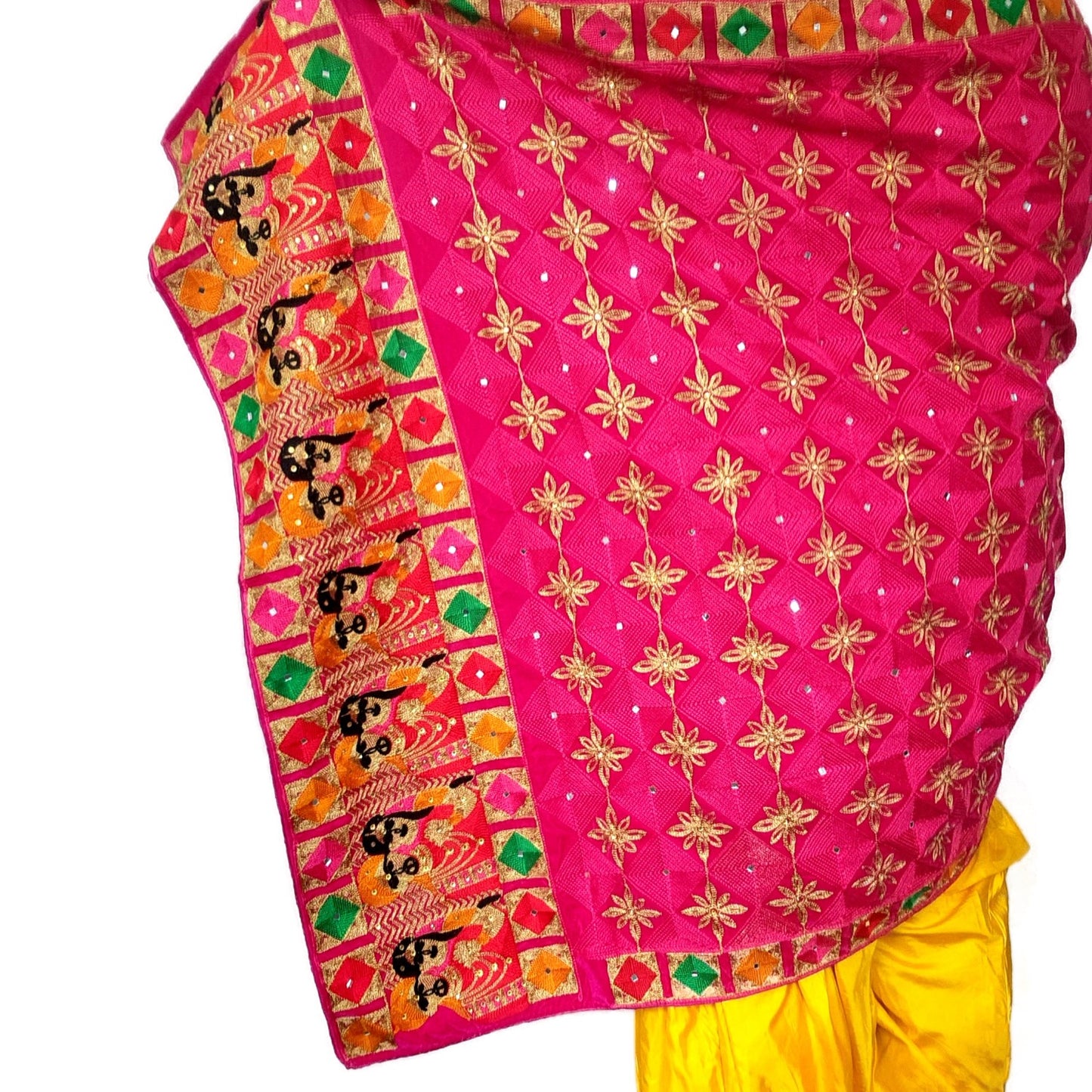 bride-and-groom-velvet-pink-colour-phulkari-duppatta